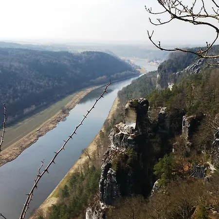 Elbterrasse Wehlen 아파트