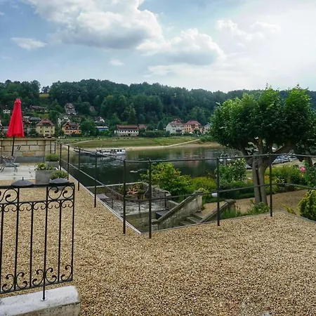 Elbterrasse Wehlen 아파트
